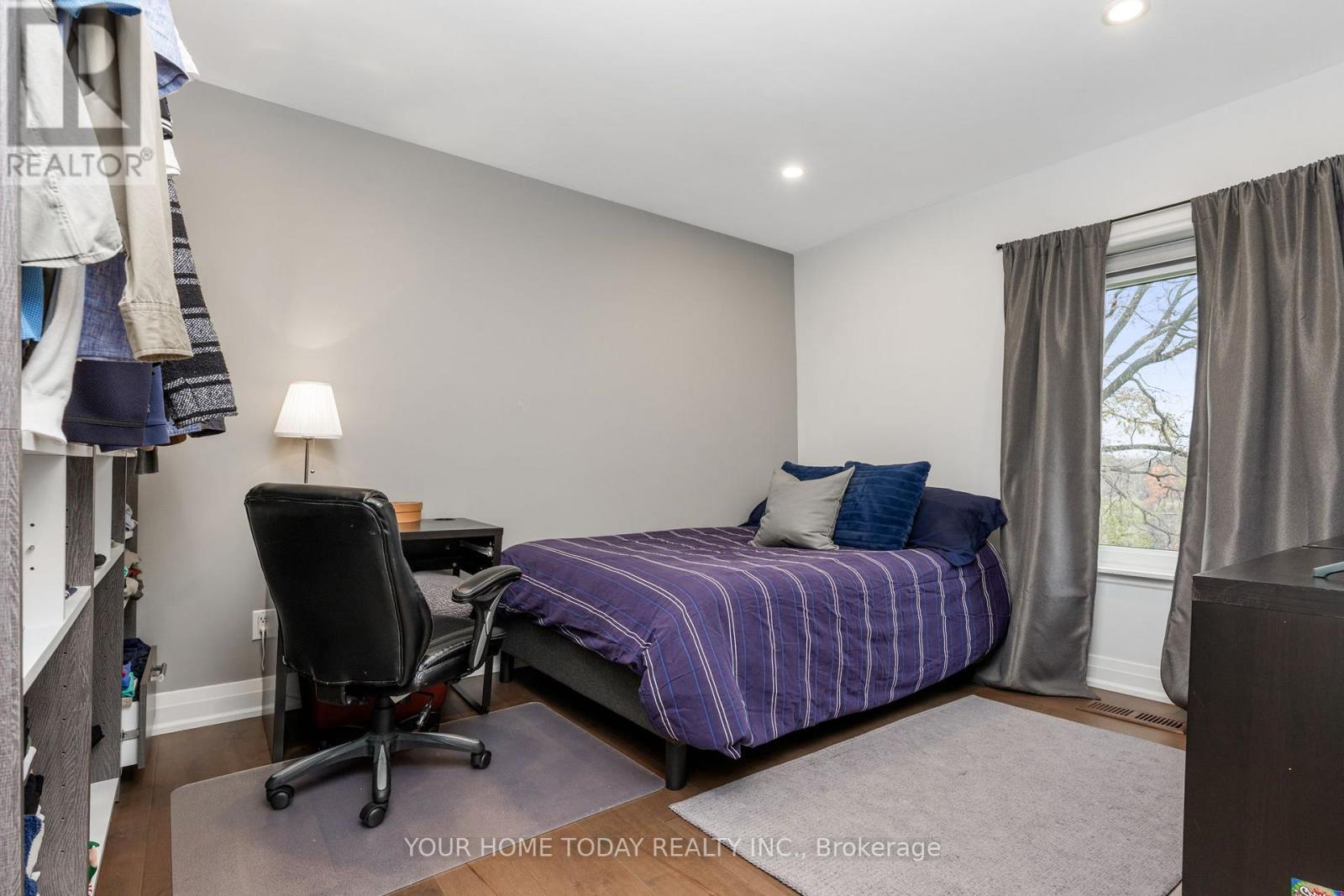 190 Main Street S, Halton Hills, ON - Indoor Photo Showing Bedroom