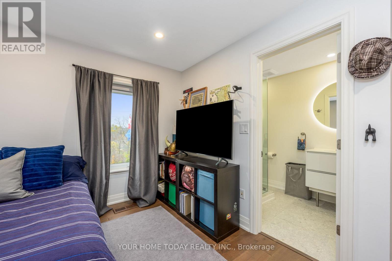 190 Main Street S, Halton Hills, ON - Indoor Photo Showing Bedroom
