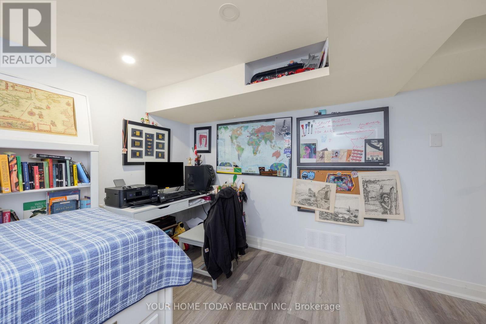 190 Main Street S, Halton Hills, ON - Indoor Photo Showing Other Room