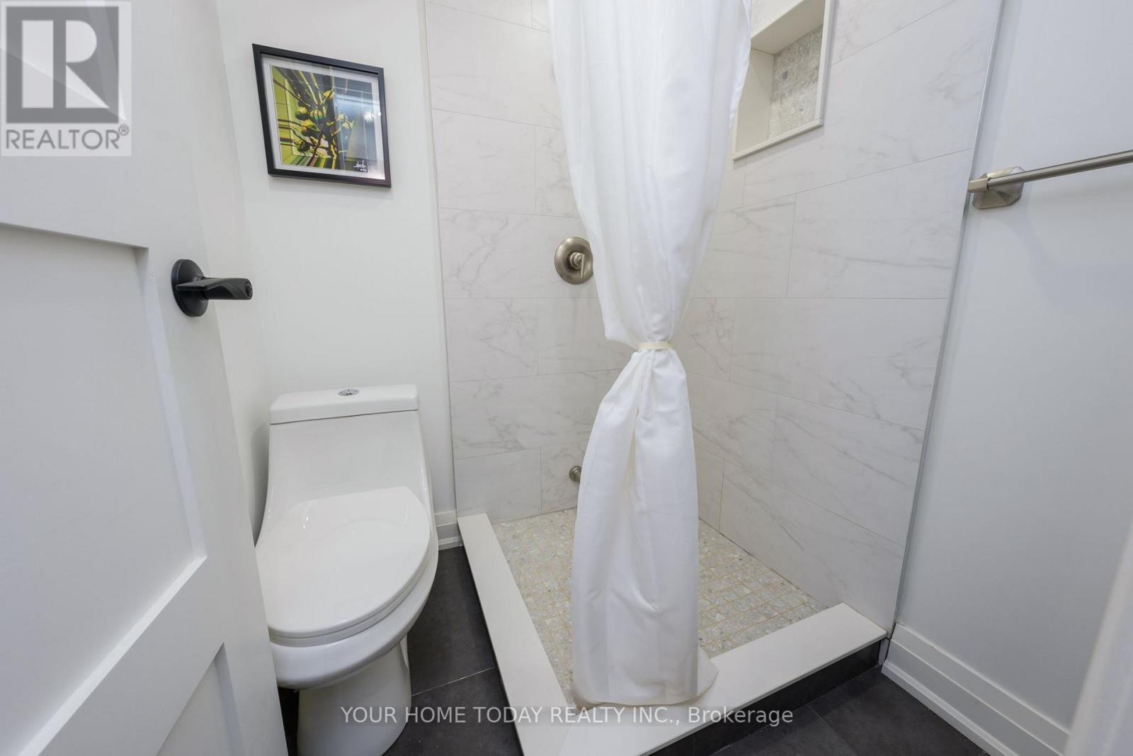 190 Main Street S, Halton Hills, ON - Indoor Photo Showing Bathroom