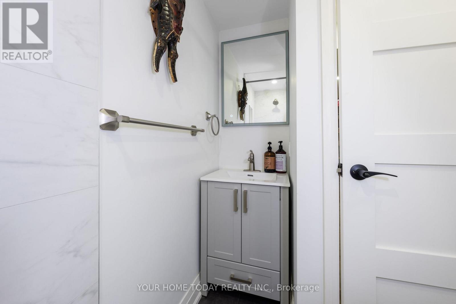 190 Main Street S, Halton Hills, ON - Indoor Photo Showing Bathroom