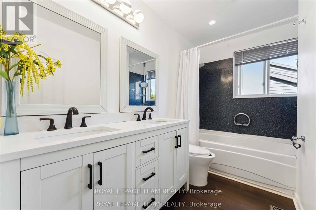 2353 Georgina Drive, Ottawa, ON - Indoor Photo Showing Bathroom