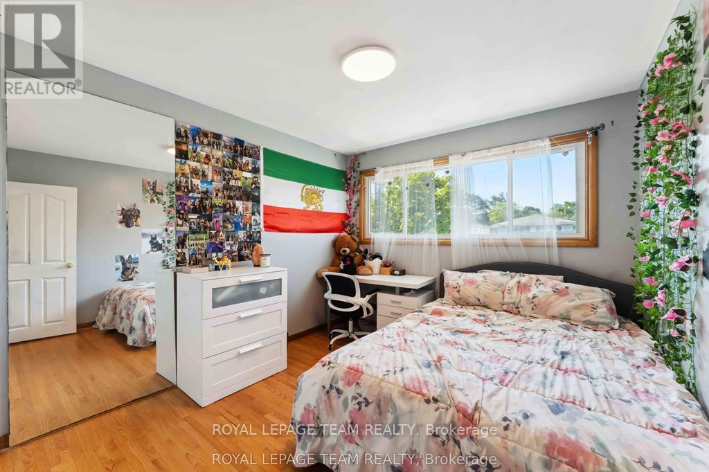 2ND BEDROOM - 2353 Georgina Drive, Ottawa, ON - Indoor Photo Showing Bedroom