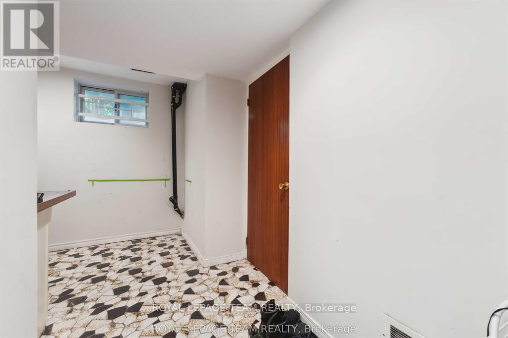 2353 Georgina Drive, Ottawa, ON - Indoor Photo Showing Other Room