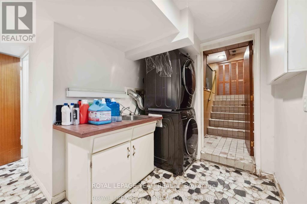 2353 Georgina Drive, Ottawa, ON - Indoor Photo Showing Laundry Room