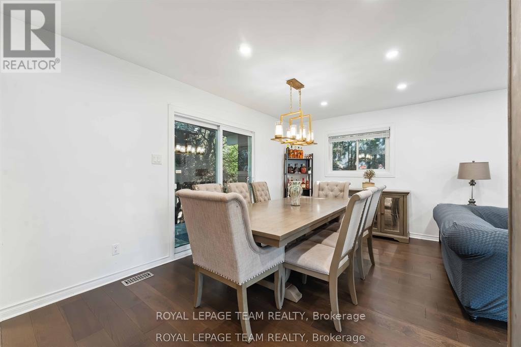 2353 Georgina Drive, Ottawa, ON - Indoor Photo Showing Dining Room