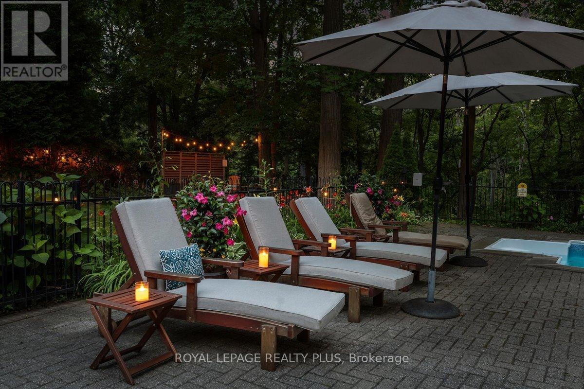 1258 Ravine Drive, Mississauga, ON - Outdoor