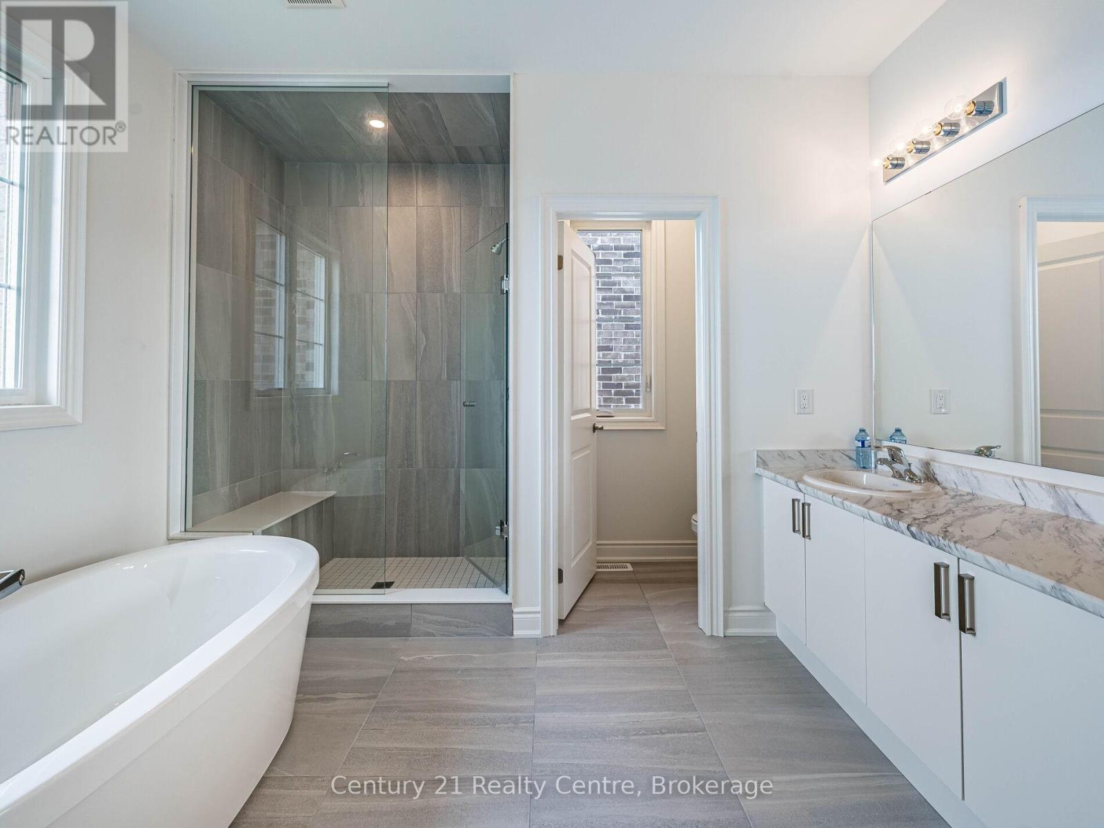 26 Hearn Street, Bradford West Gwillimbury, ON