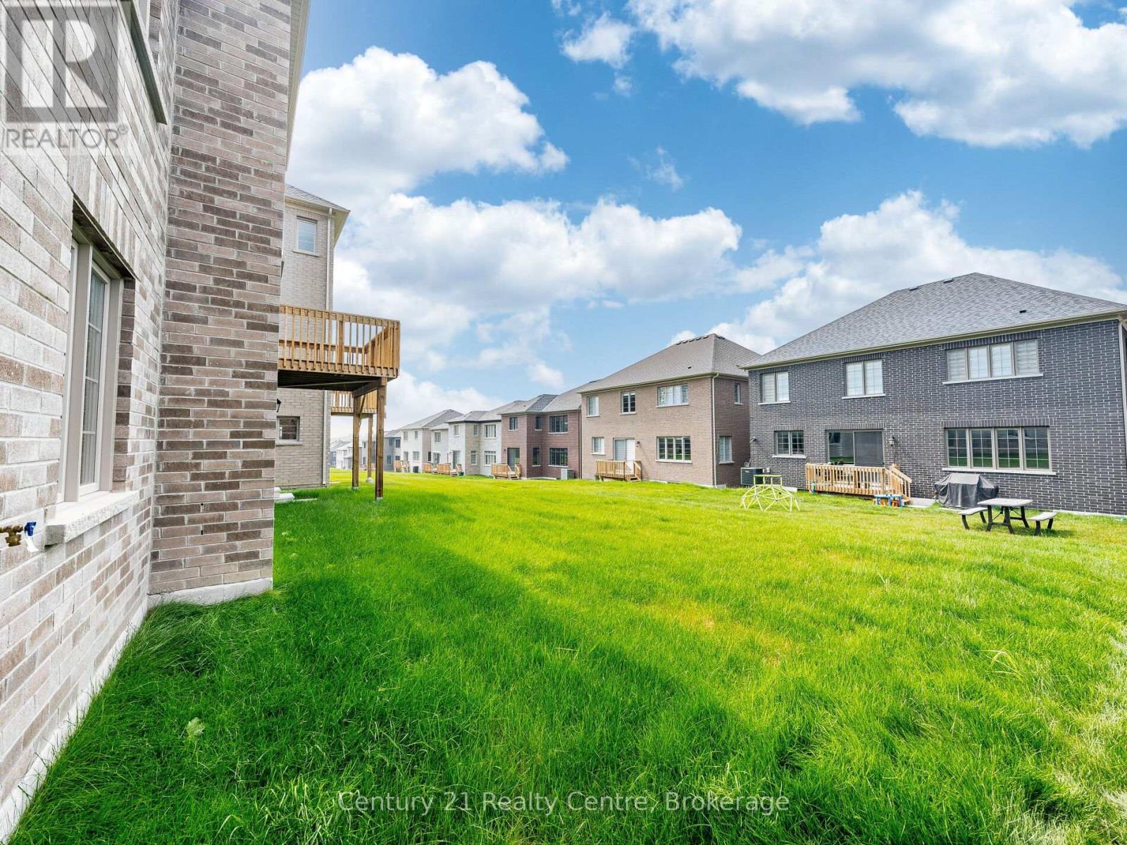 26 Hearn Street, Bradford West Gwillimbury, ON