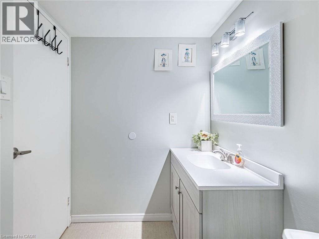 20 William Roe Boulevard Unit# 308, Newmarket, ON - Indoor Photo Showing Bathroom