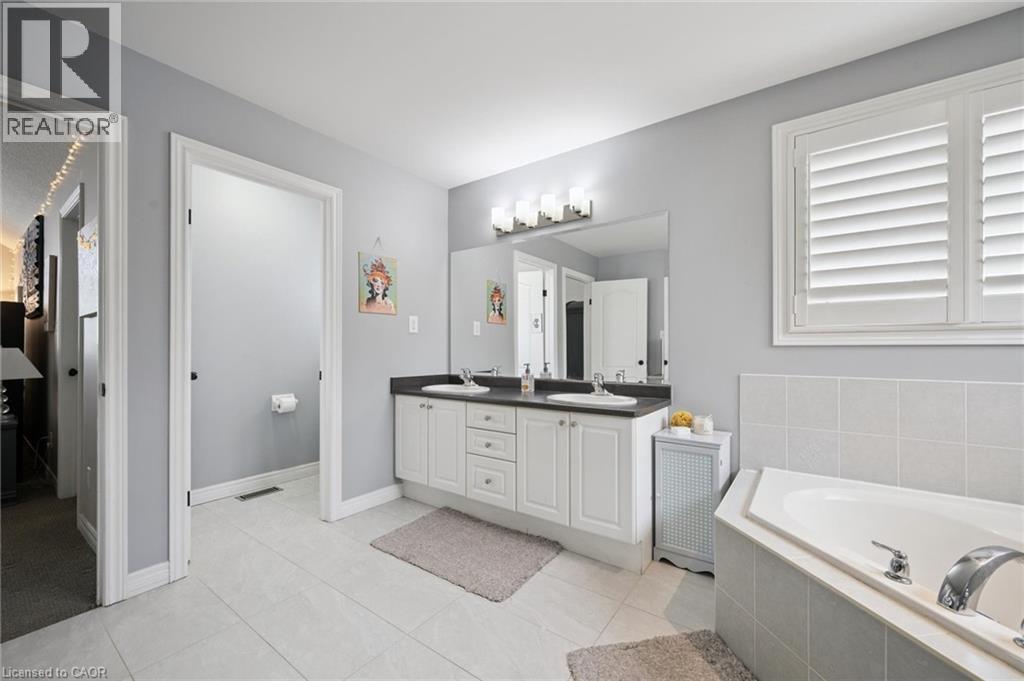 42 Fischer Court, Kitchener, ON - Indoor Photo Showing Bathroom