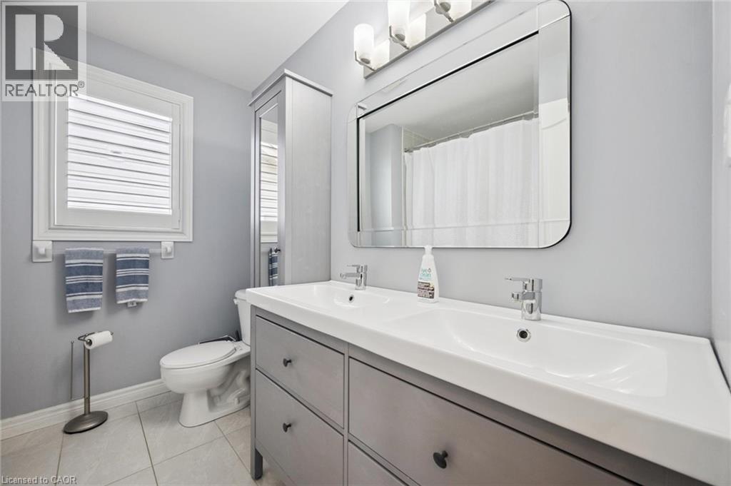 42 Fischer Court, Kitchener, ON - Indoor Photo Showing Bathroom