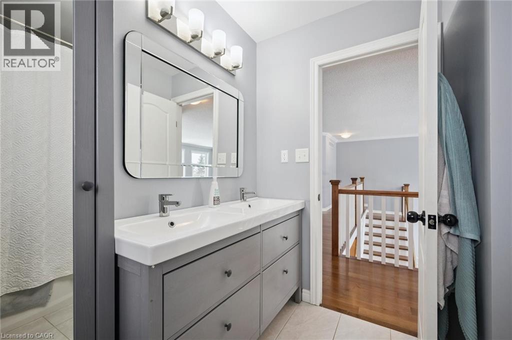 42 Fischer Court, Kitchener, ON - Indoor Photo Showing Bathroom