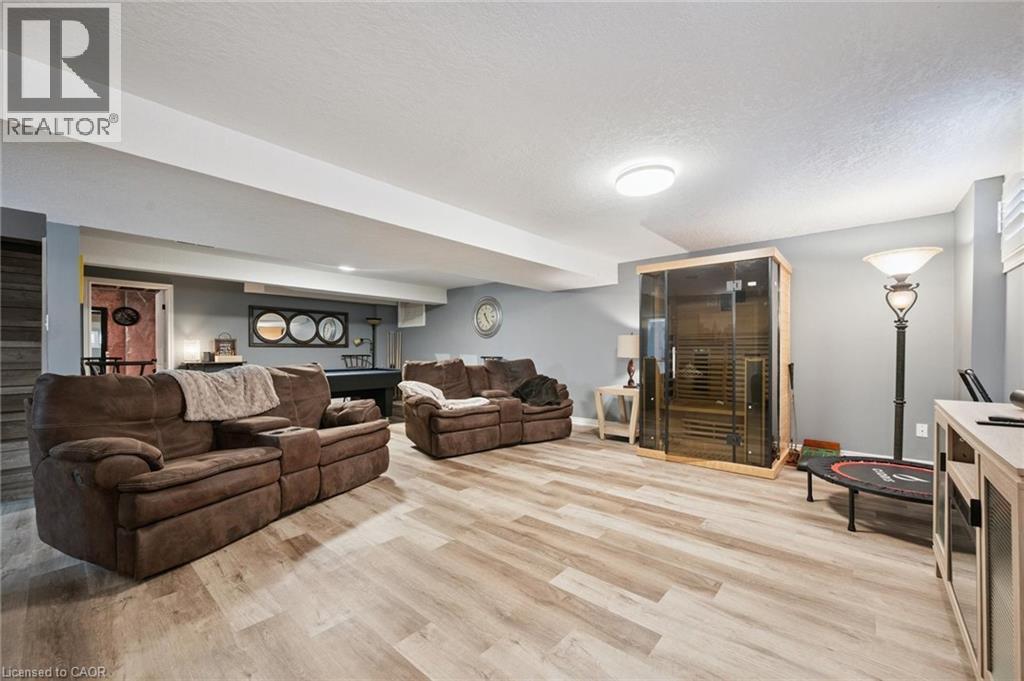 42 Fischer Court, Kitchener, ON - Indoor Photo Showing Living Room