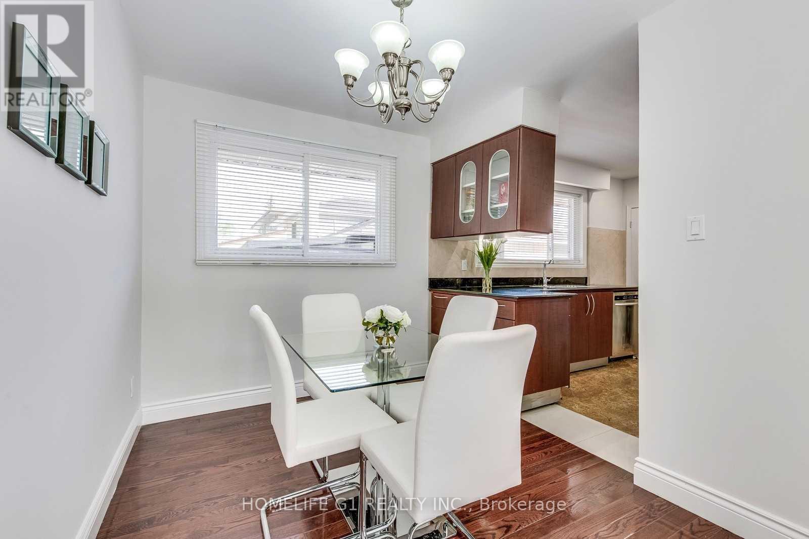 Upper - 2503 Constable Road, Mississauga, ON - Indoor Photo Showing Dining Room