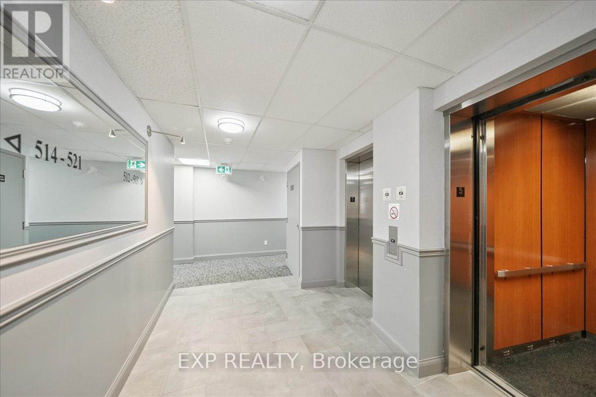 519 - 1415 Lawrence Avenue W, Toronto, ON