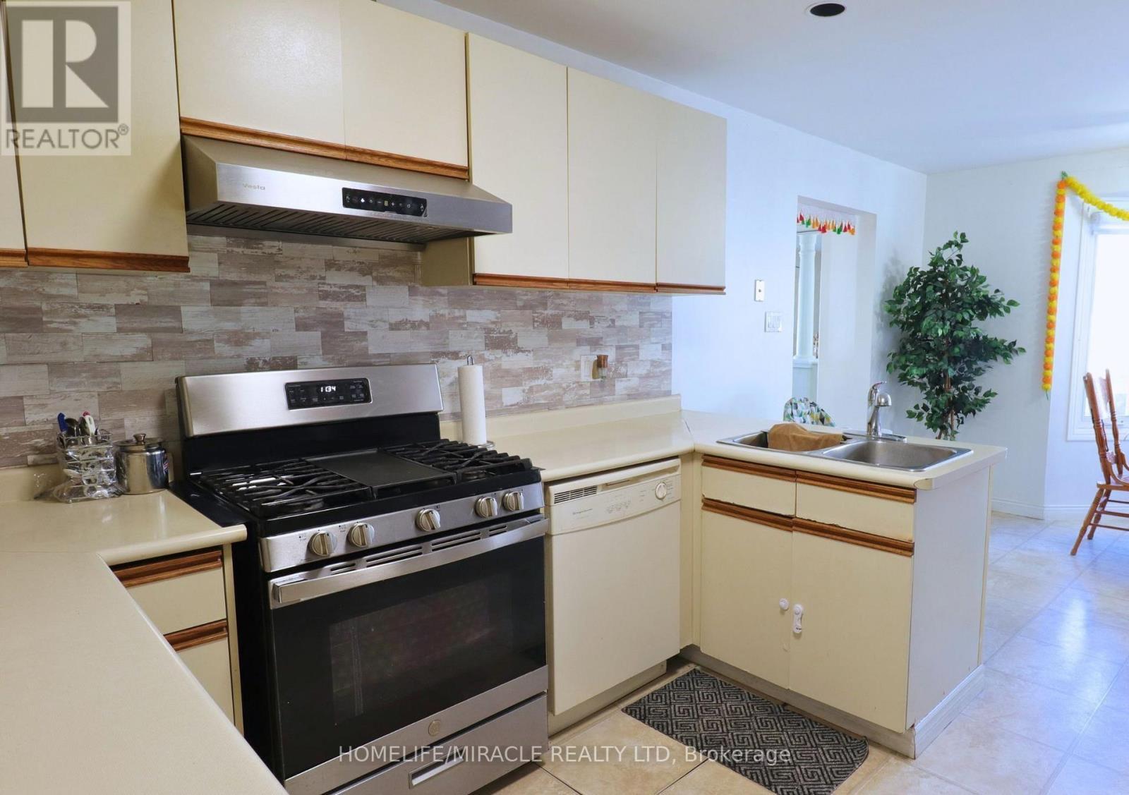 3 Caprice Court, Kitchener, ON