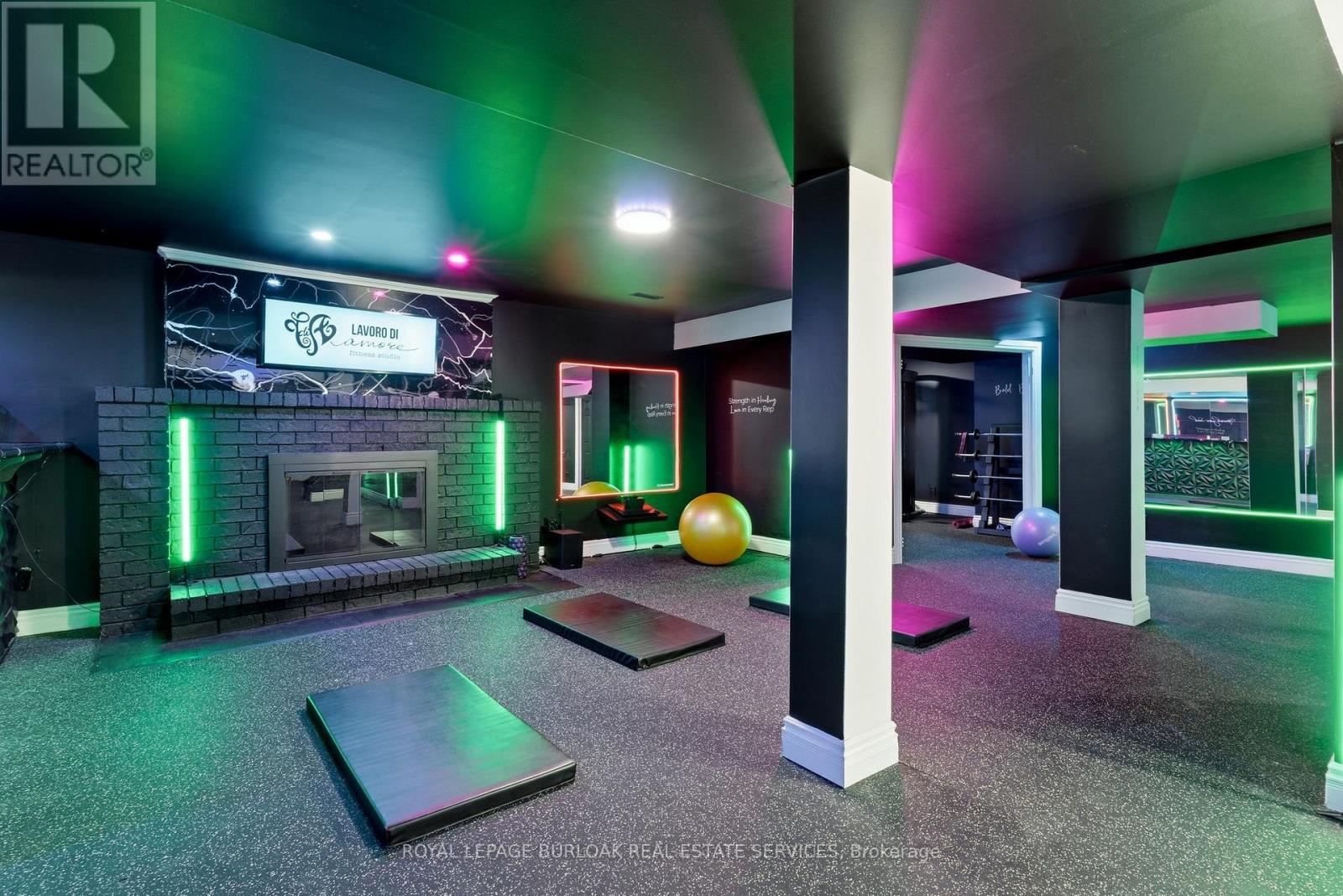 117 Miller Drive, Hamilton, ON - Indoor Photo Showing Other Room With Fireplace