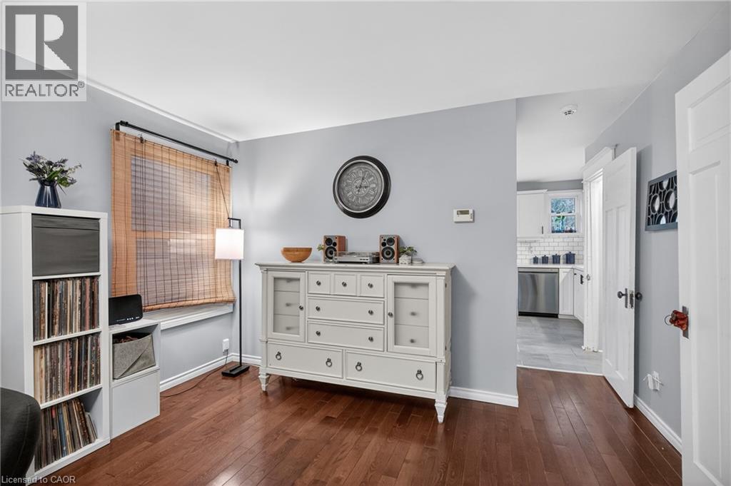 27 Mayflower Avenue, Hamilton, ON