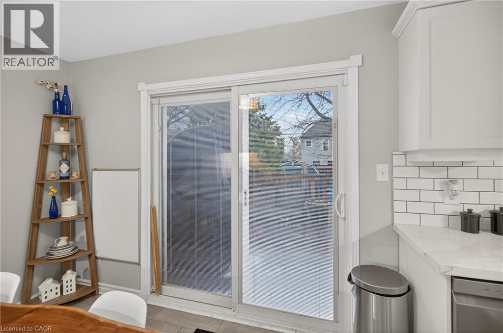 27 Mayflower Avenue, Hamilton, ON