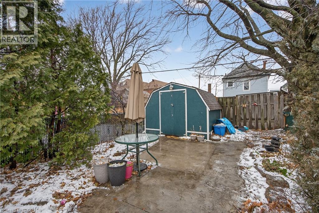 27 Mayflower Avenue, Hamilton, ON