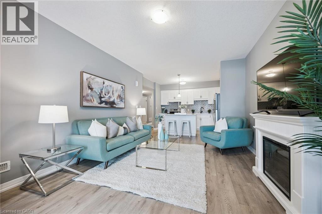 261 Woodbine Avenue Unit# 35, Kitchener, ON - Indoor Photo Showing Living Room