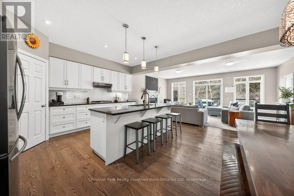 22 Rooke Court, Guelph (Willow West/Sugarbush/West Acres), ON