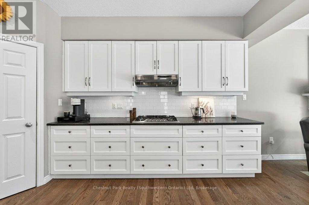 22 Rooke Court, Guelph (Willow West/Sugarbush/West Acres), ON