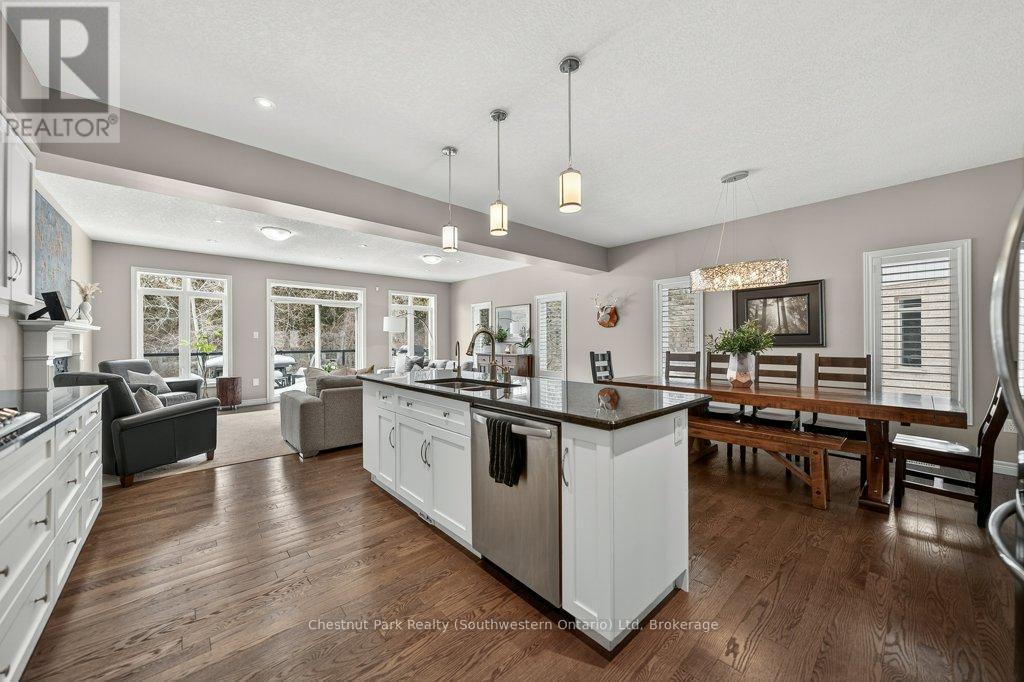 22 Rooke Court, Guelph (Willow West/Sugarbush/West Acres), ON