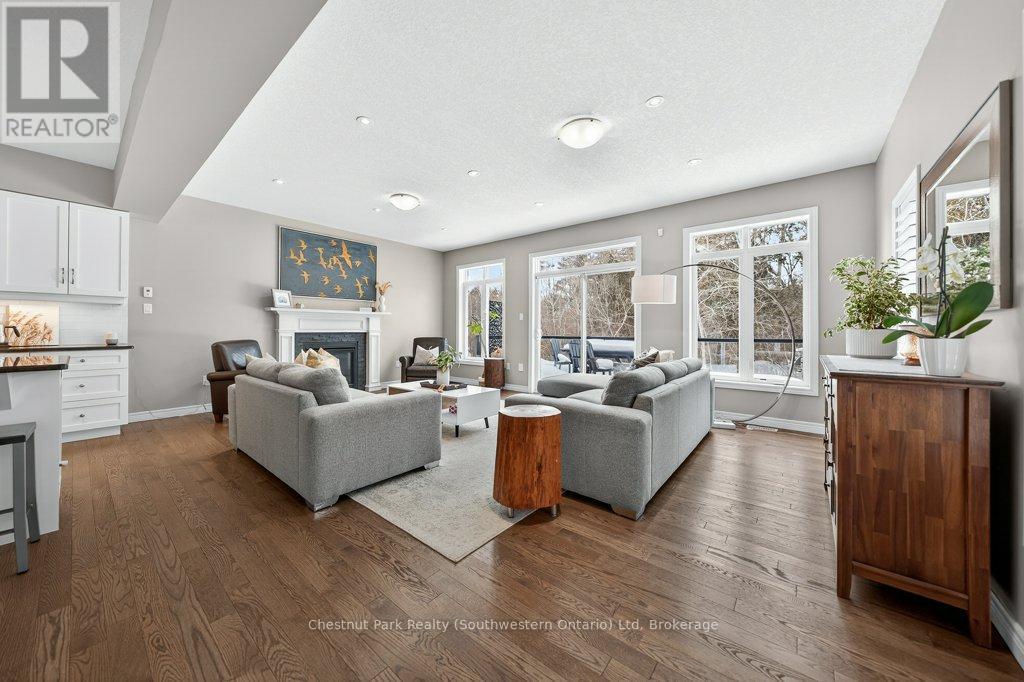 22 Rooke Court, Guelph (Willow West/Sugarbush/West Acres), ON