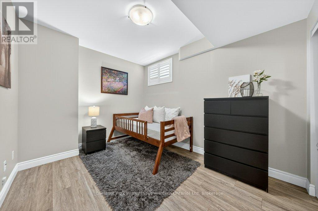 Basement bedroom - 22 Rooke Court, Guelph (Willow West/Sugarbush/West Acres), ON