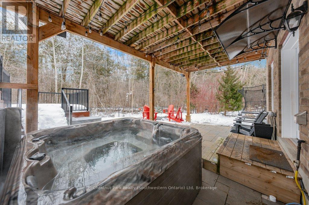 22 Rooke Court, Guelph (Willow West/Sugarbush/West Acres), ON