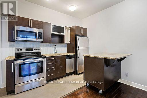 308 - 360 Cumberland Street, Ottawa, ON - Indoor Photo Showing Kitchen With Stainless Steel Kitchen