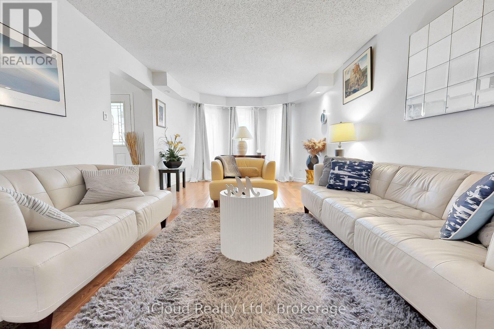 55 Wilce Drive, Ajax, ON - Indoor Photo Showing Living Room