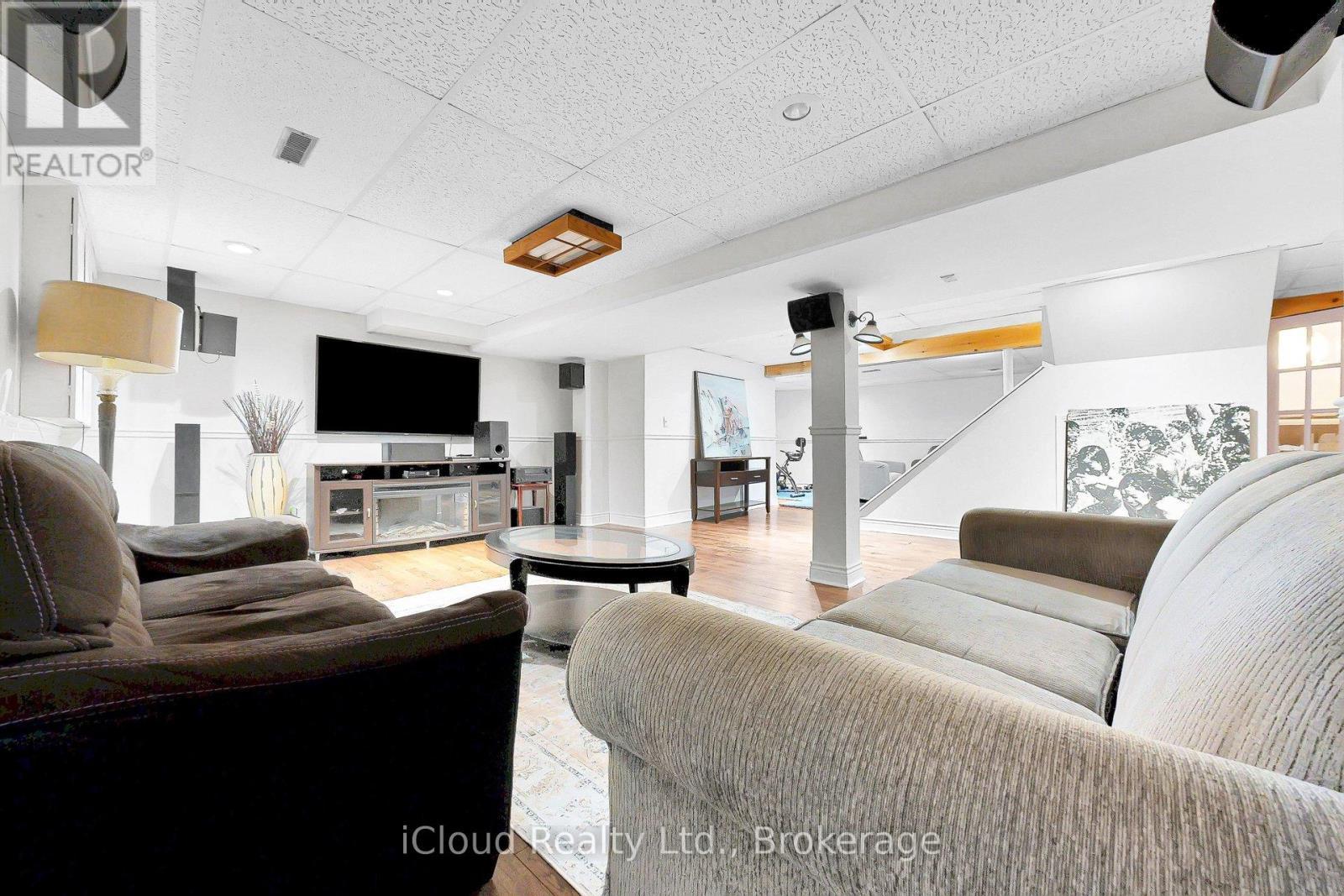 55 Wilce Drive, Ajax, ON - Indoor Photo Showing Living Room