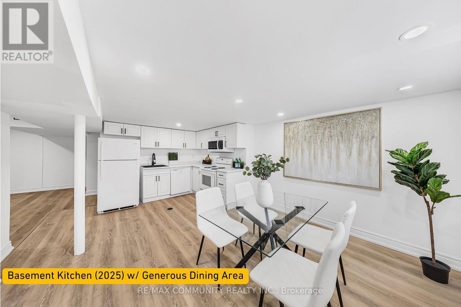 733 Lublin Avenue, Pickering, ON - Indoor Photo Showing Dining Room