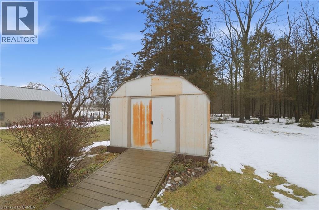 15 Talbot Street, Courtland, ON - Outdoor