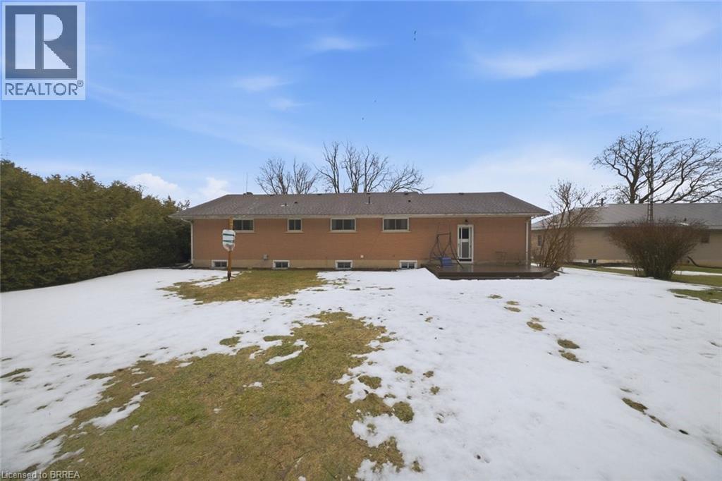 15 Talbot Street, Courtland, ON - Outdoor