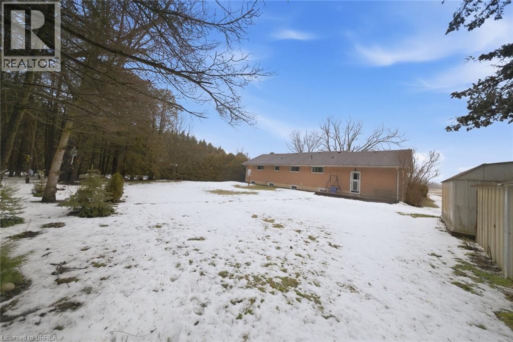 15 Talbot Street, Courtland, ON - Outdoor