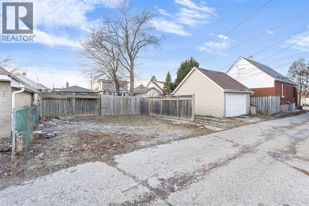1510 Langlois, Windsor, ON - Outdoor