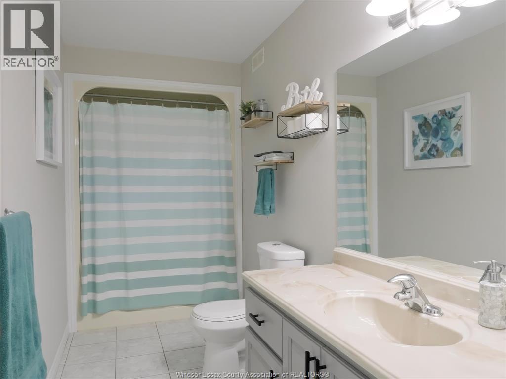 46 Brush Crescent, Amherstburg, ON - Indoor Photo Showing Bathroom