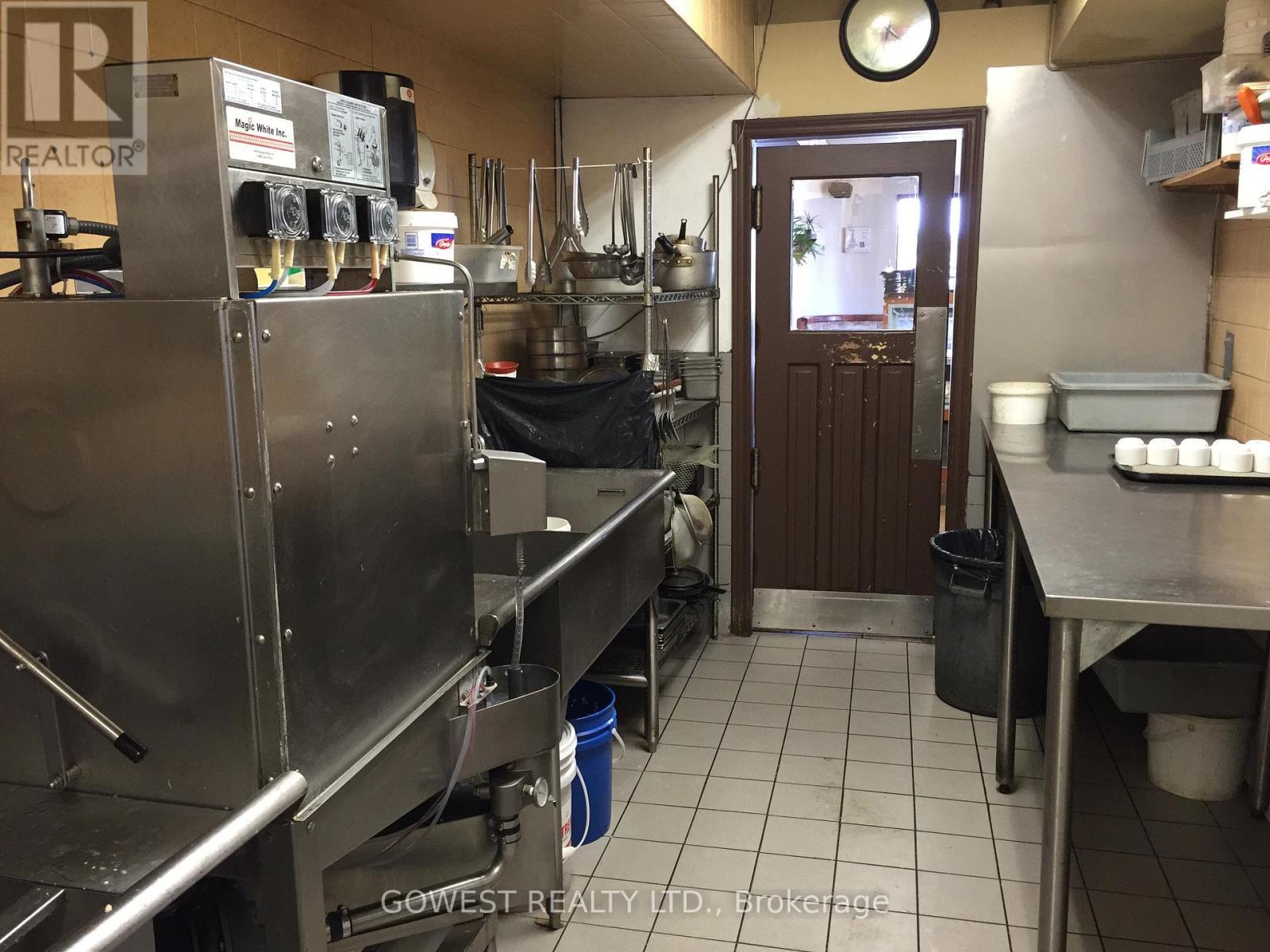 16 Spinnaker Way, Vaughan, ON