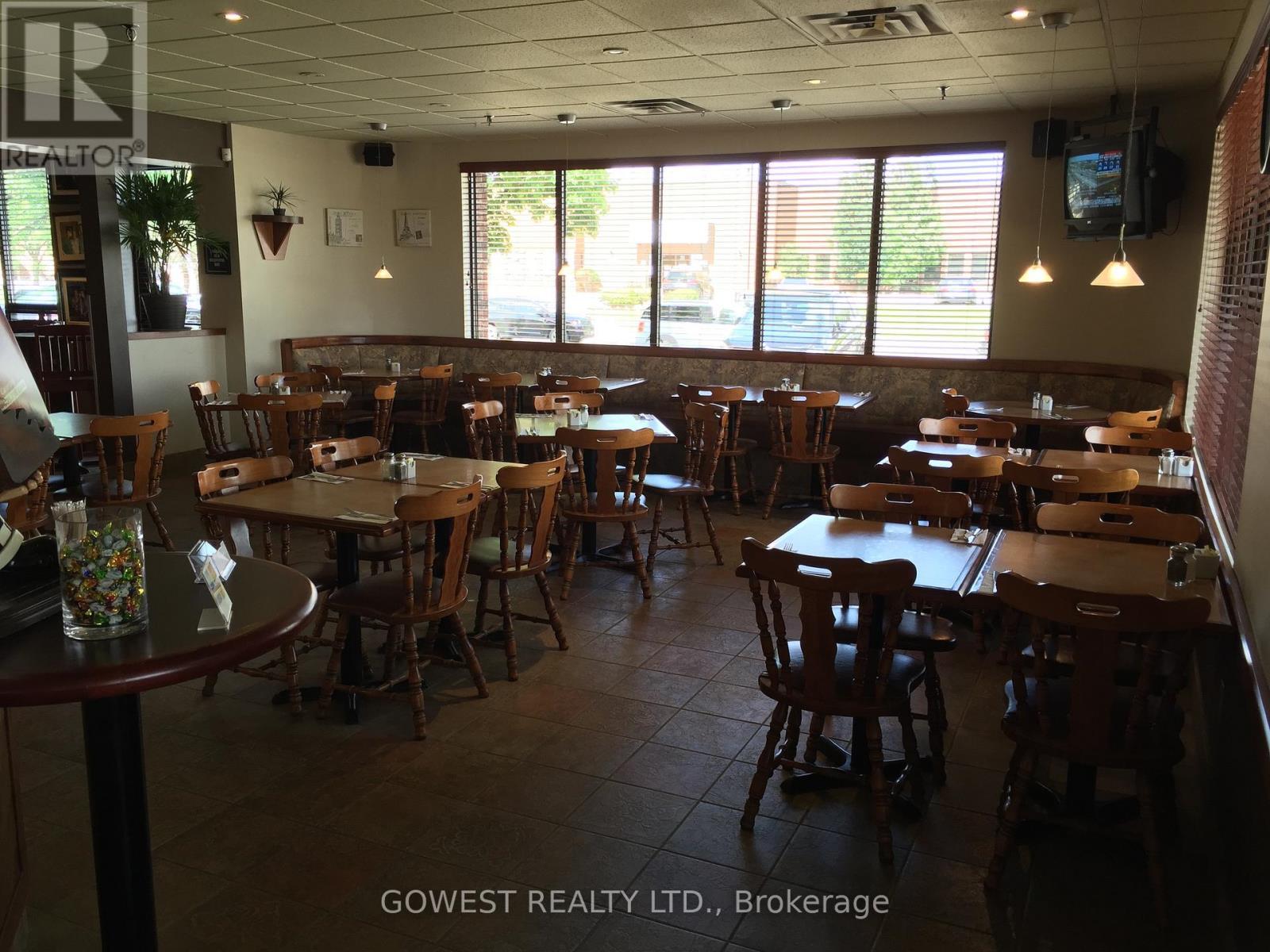 16 Spinnaker Way, Vaughan, ON