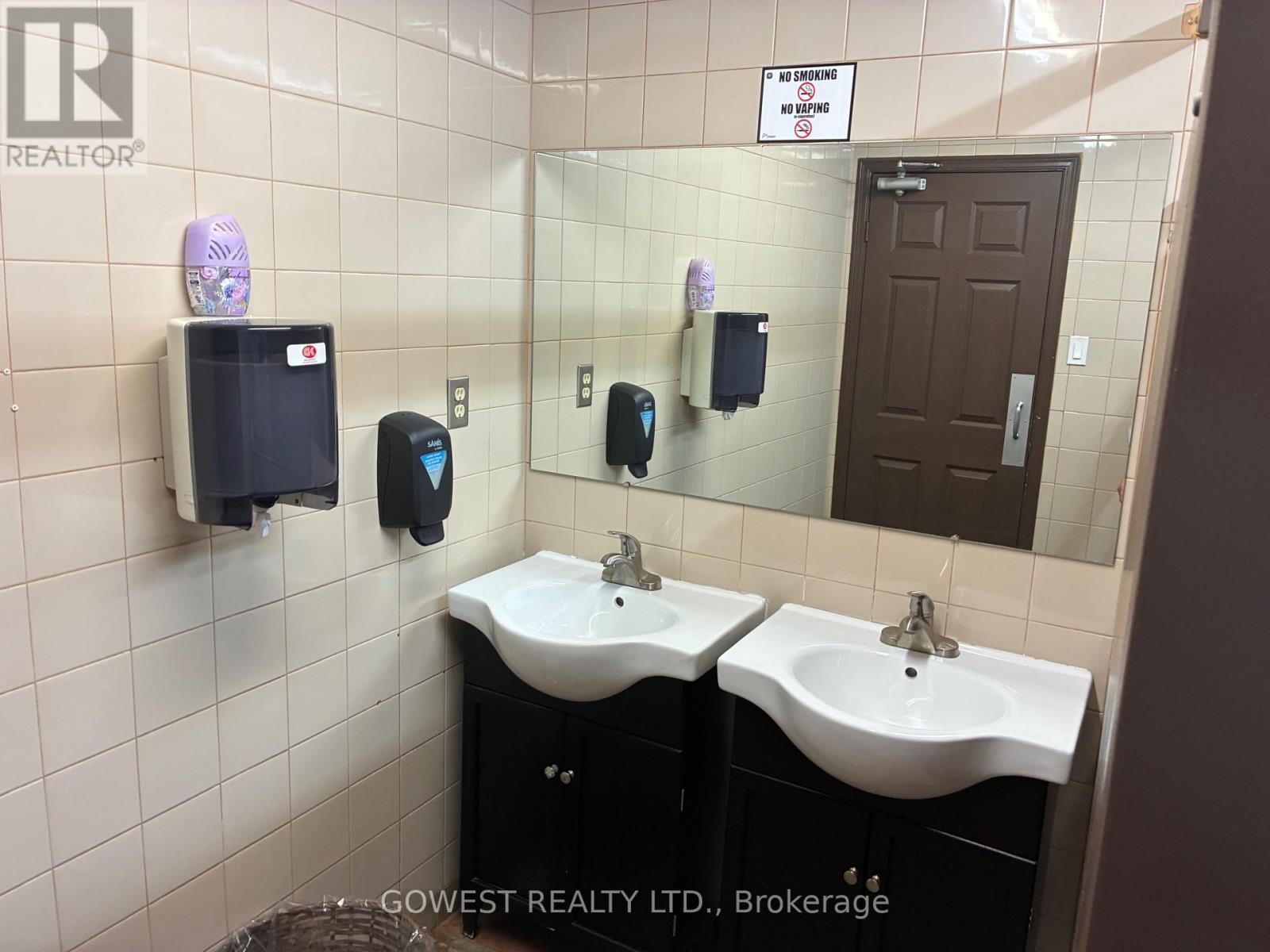 16 Spinnaker Way, Vaughan, ON