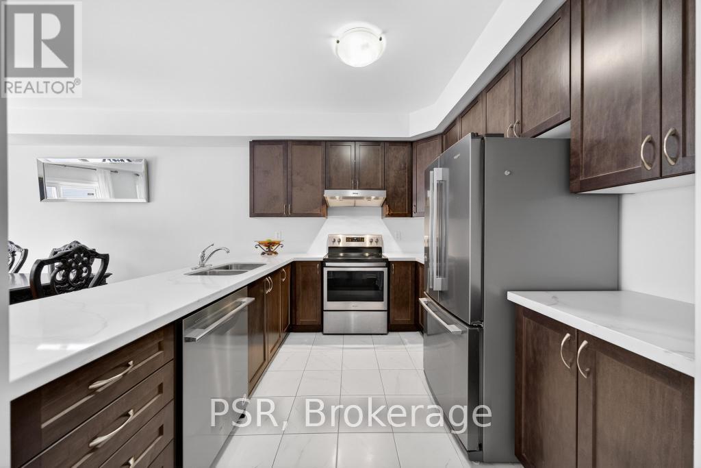 9 Starling Drive, Hamilton, ON - Indoor Photo Showing Kitchen With Double Sink