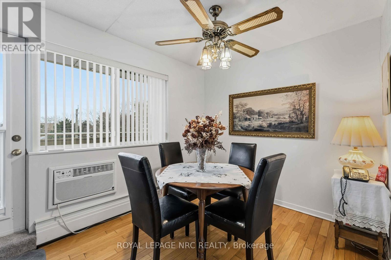 418 - 198 Scott Street, St. Catharines (Fairview), ON - Indoor Photo Showing Dining Room