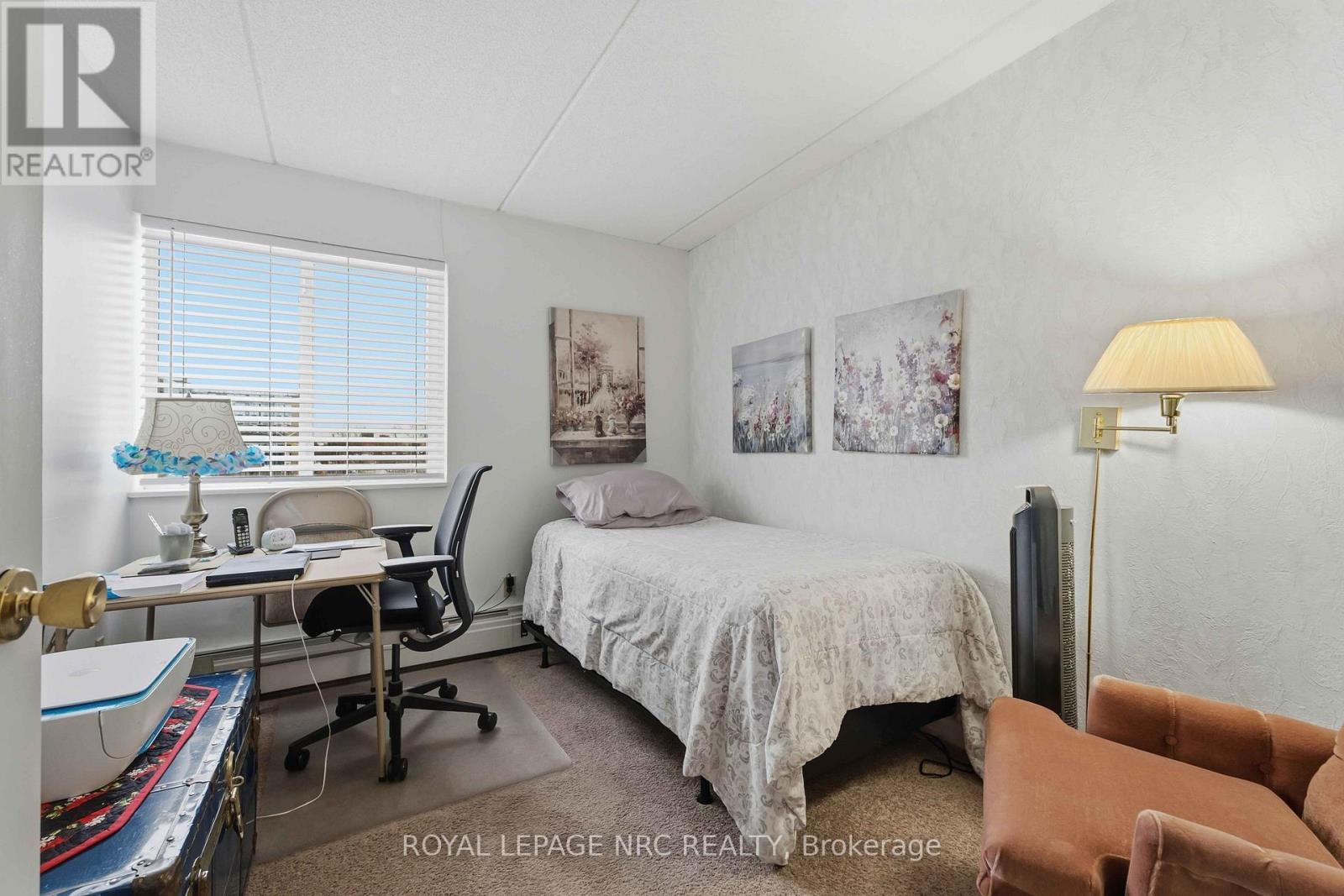 418 - 198 Scott Street, St. Catharines (Fairview), ON - Indoor Photo Showing Bedroom