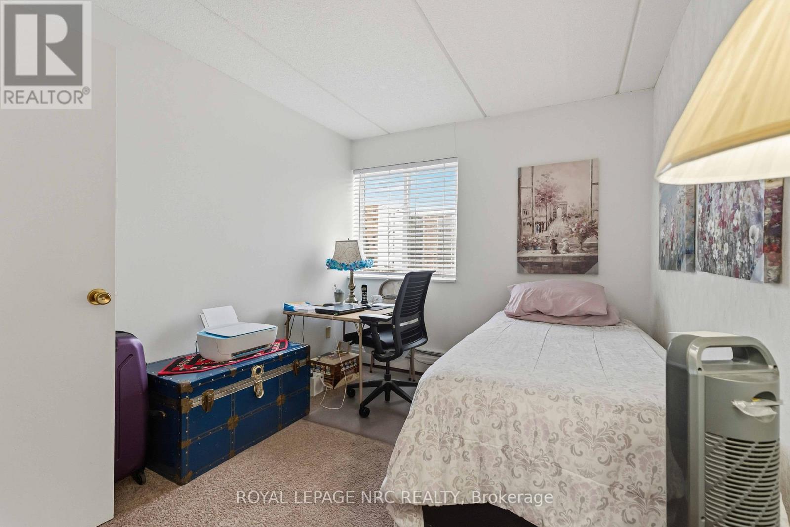 418 - 198 Scott Street, St. Catharines (Fairview), ON - Indoor Photo Showing Bedroom