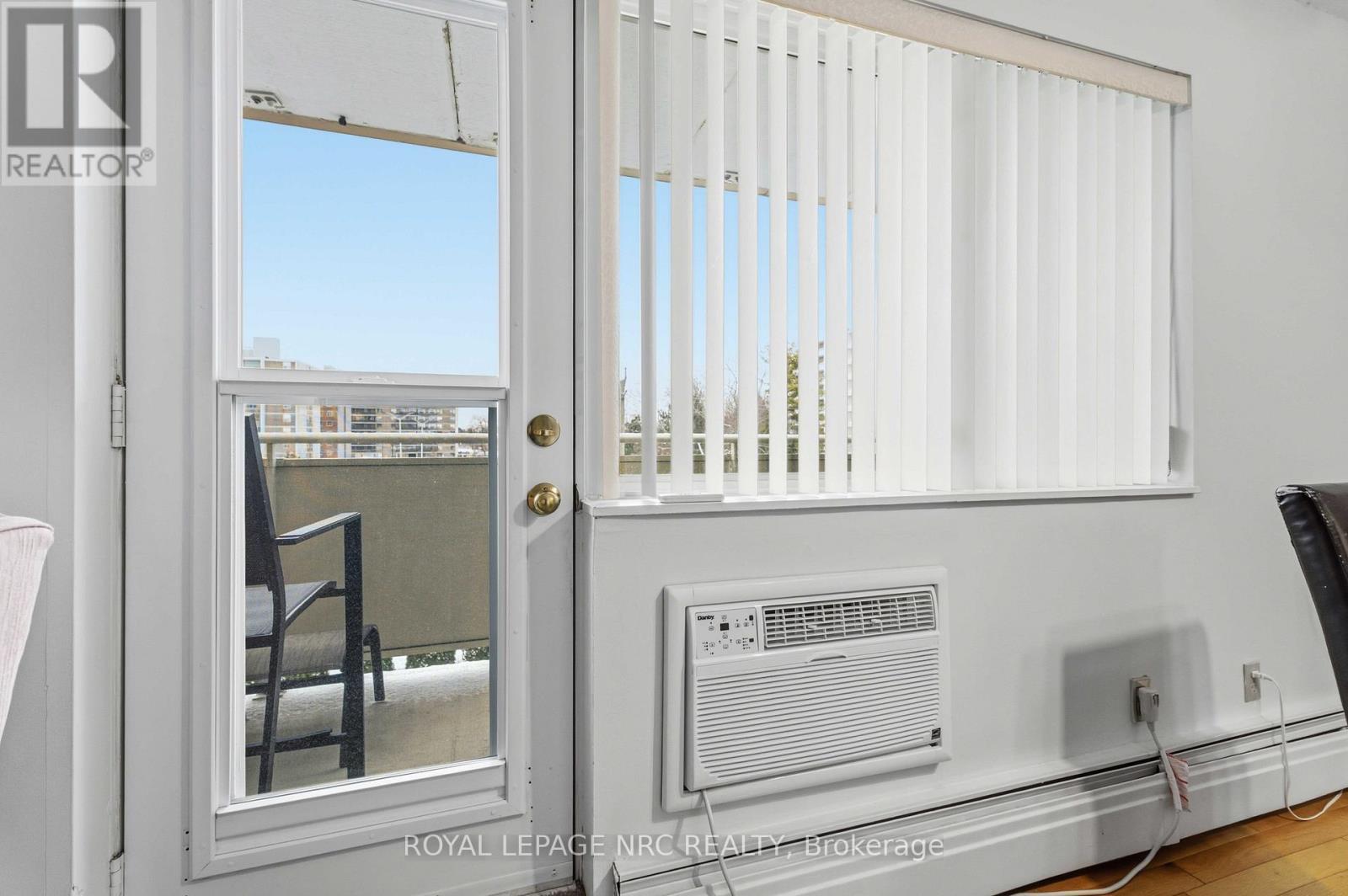 418 - 198 Scott Street, St. Catharines (Fairview), ON - Indoor Photo Showing Other Room