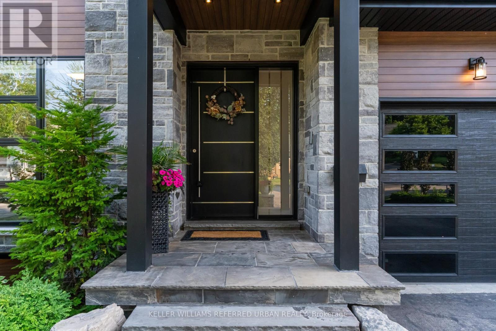 1376 Applewood Road, Mississauga, ON - Outdoor